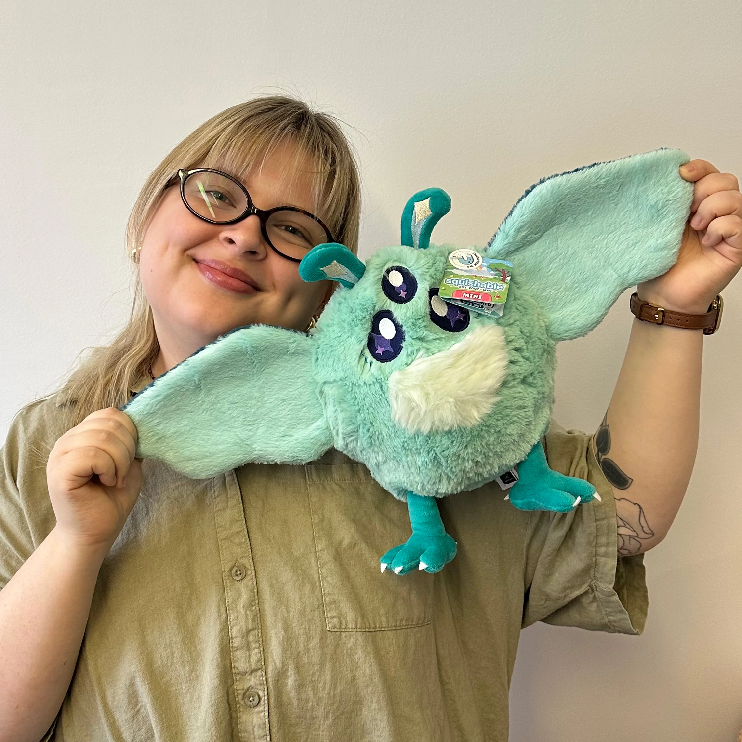 Mini Squishable Alien Mothman - Image 5