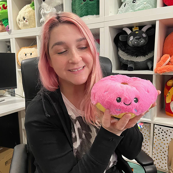 Snacker Pink Donut - Image 4